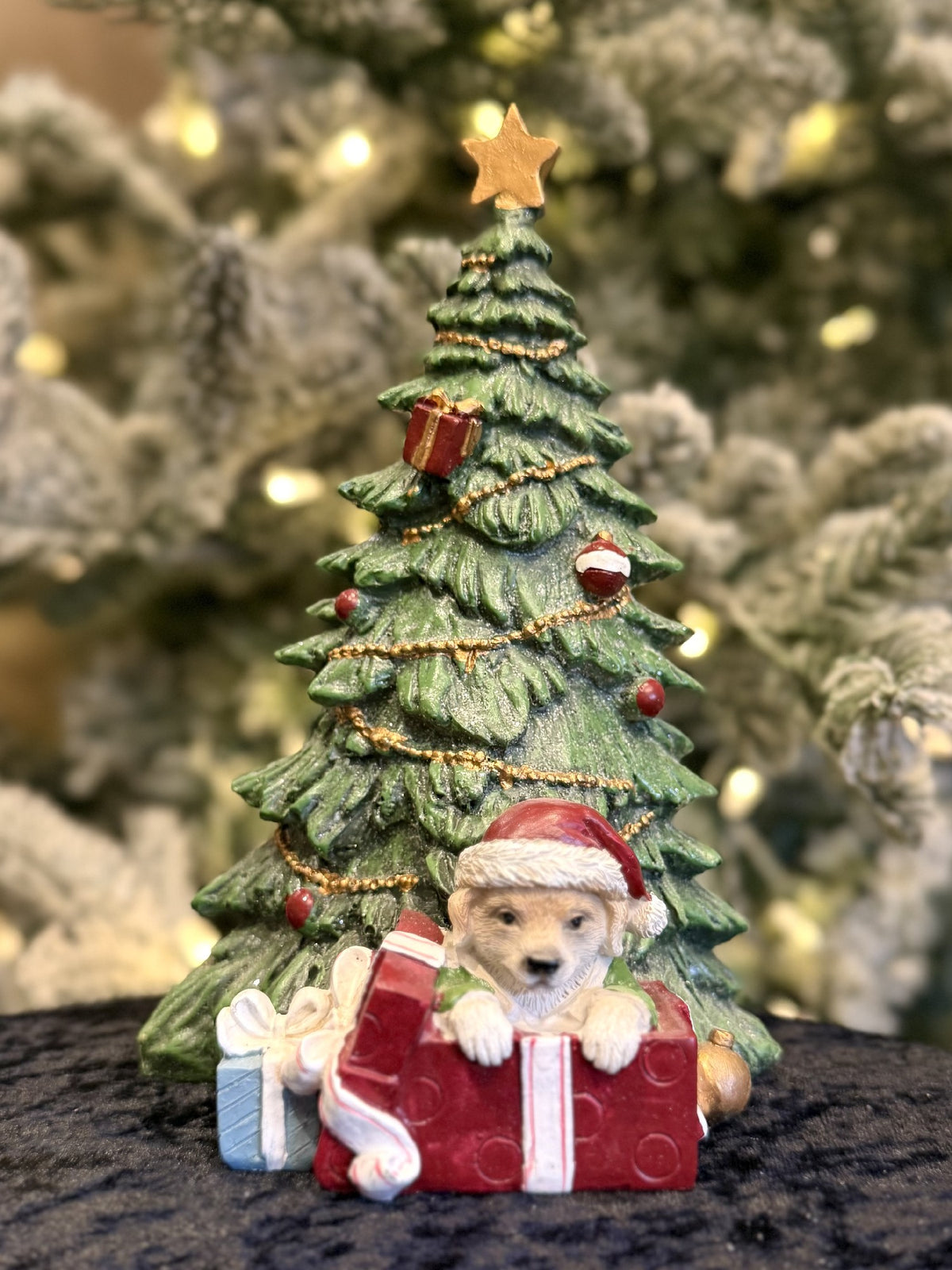 Festive Tree with Dog and Gifts YG010