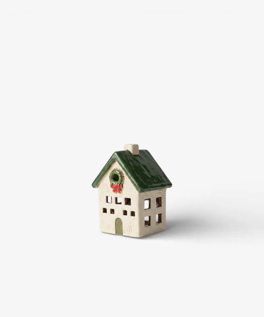 STONEWARE VILLAGE TEALIGHT HOUSE - Nordgard Cottage with Bow Wreath YA0106