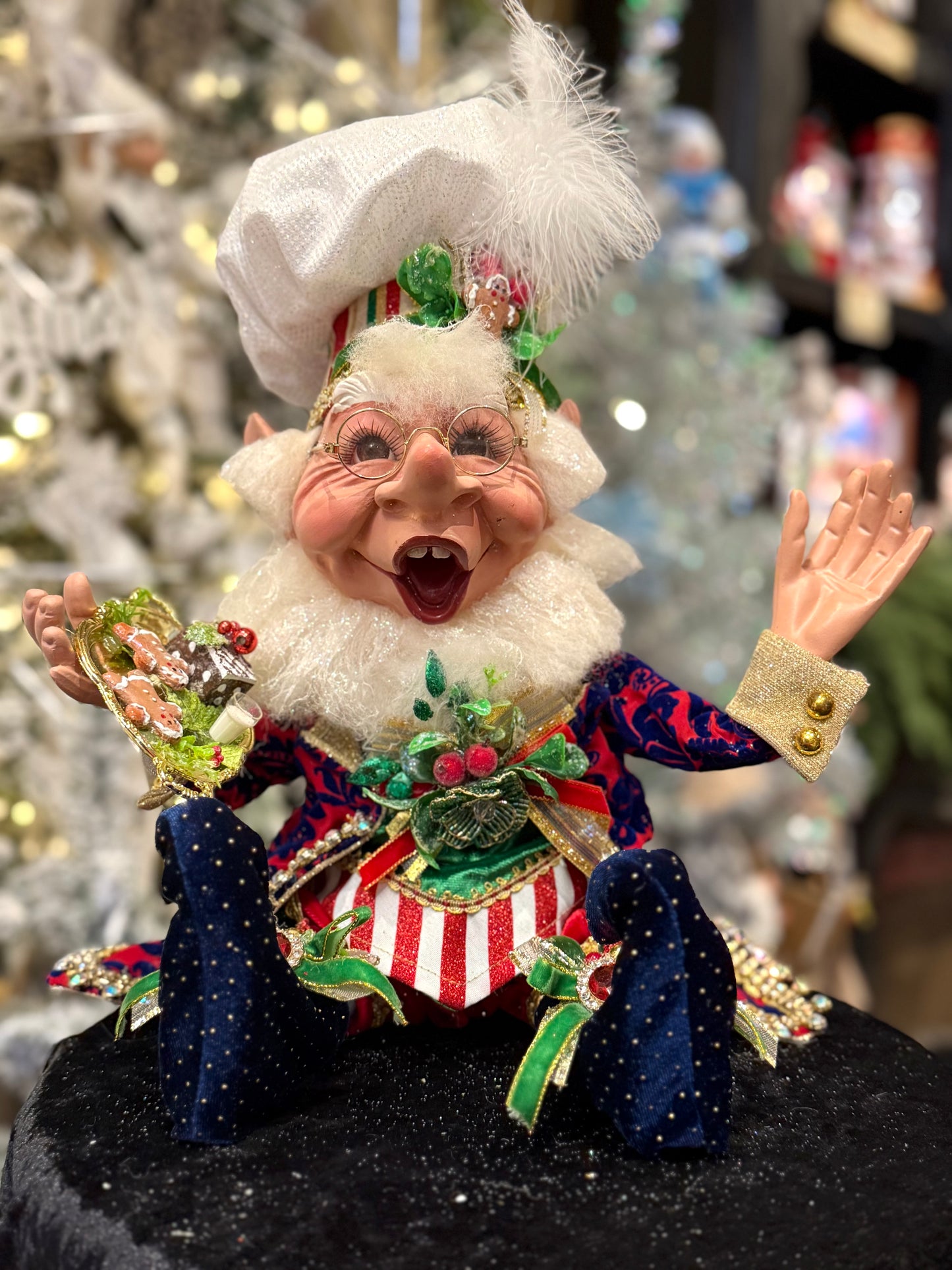 MARK ROBERTS - Medium Cookies and Milk Elf 51-64070