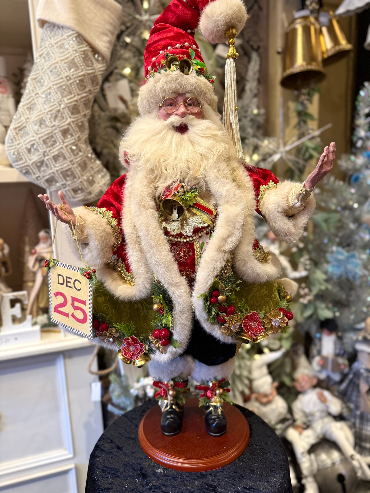MARK ROBERTS - December 25 Santa 51-64216