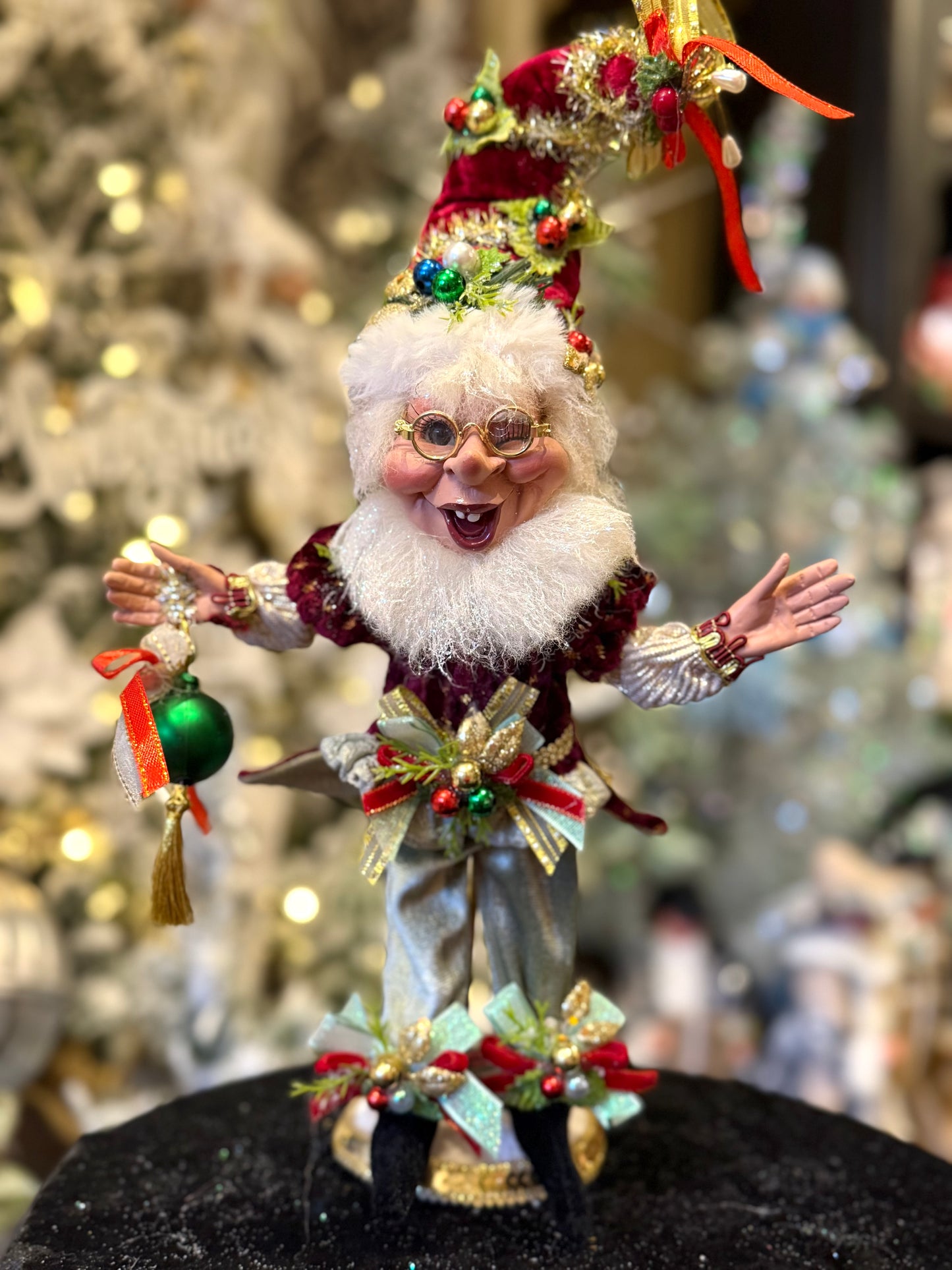 MARK ROBERTS - Small Ornament Elf 51-64090