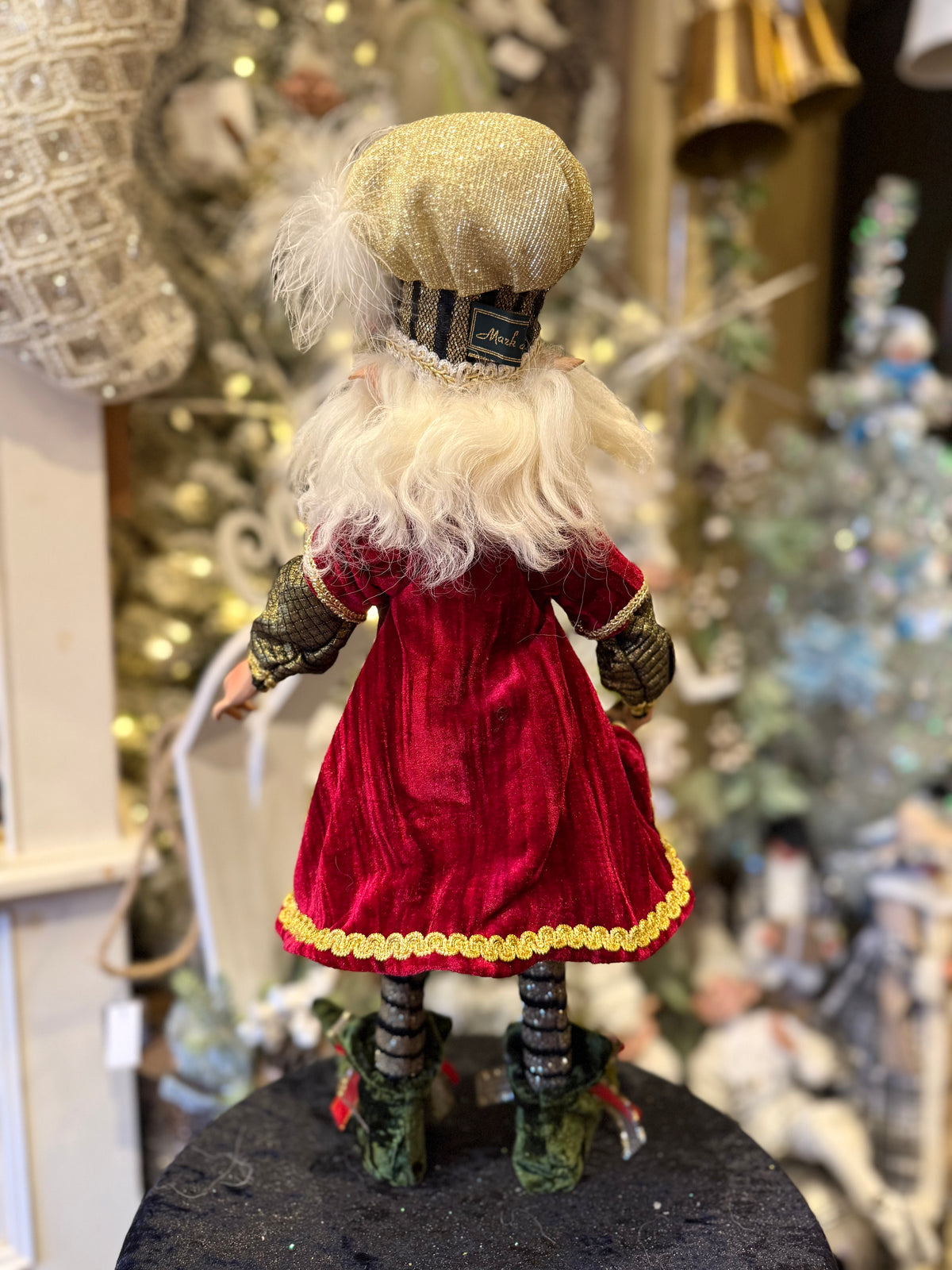 MARK ROBERTS - Medium North Pole Apple Cinnamon Elf 51-64126