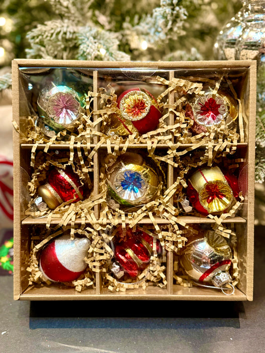 BOX OF 9 VINTAGE 2 INCH GLASS ORNAMENTS 4520926