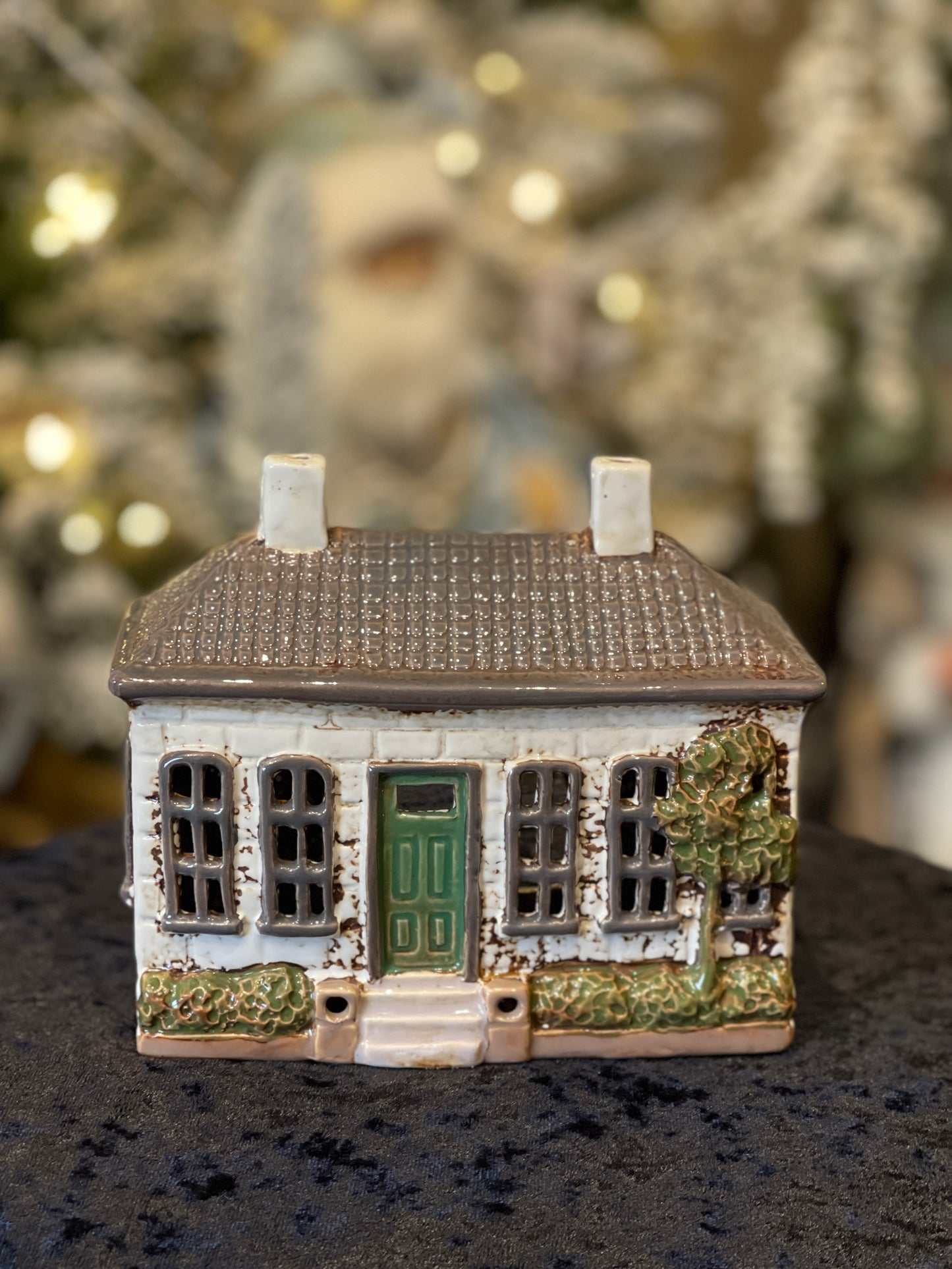 STONEWARE VILLAGE TEALIGHT HOUSE - GREEN GARDEN COTTAGE LH103