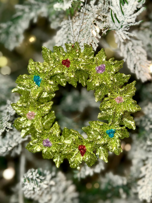 HOLLY WREATH WITH MULTI COLOUR HANGING ORNAMENT 4519120