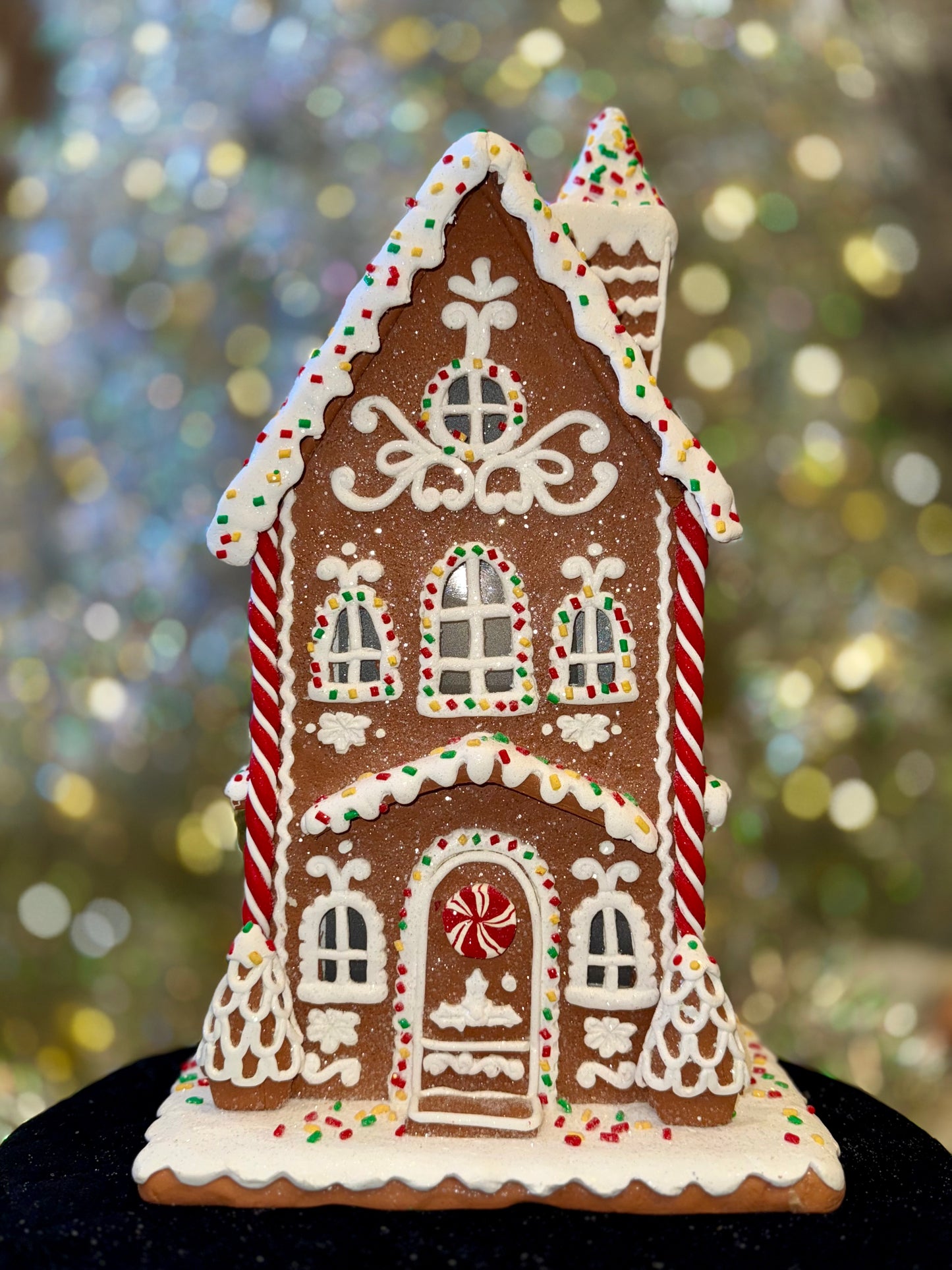 GINGERBREAD SPRINKLE HOUSE WITH CHIMNEY 4516335