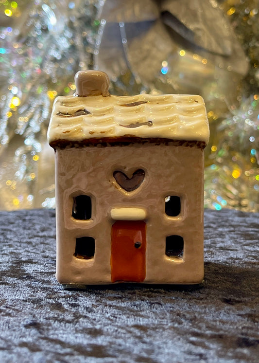 STONEWARE VILLAGE HOUSE - LITTLE DARK BEIGE HEART HOUSE LH067