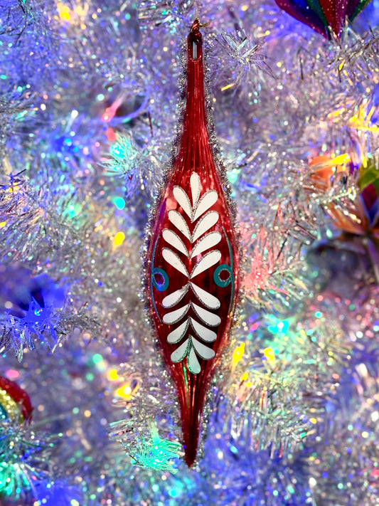RED RETRO LONG TEARDROP ORNAMENT 4220030