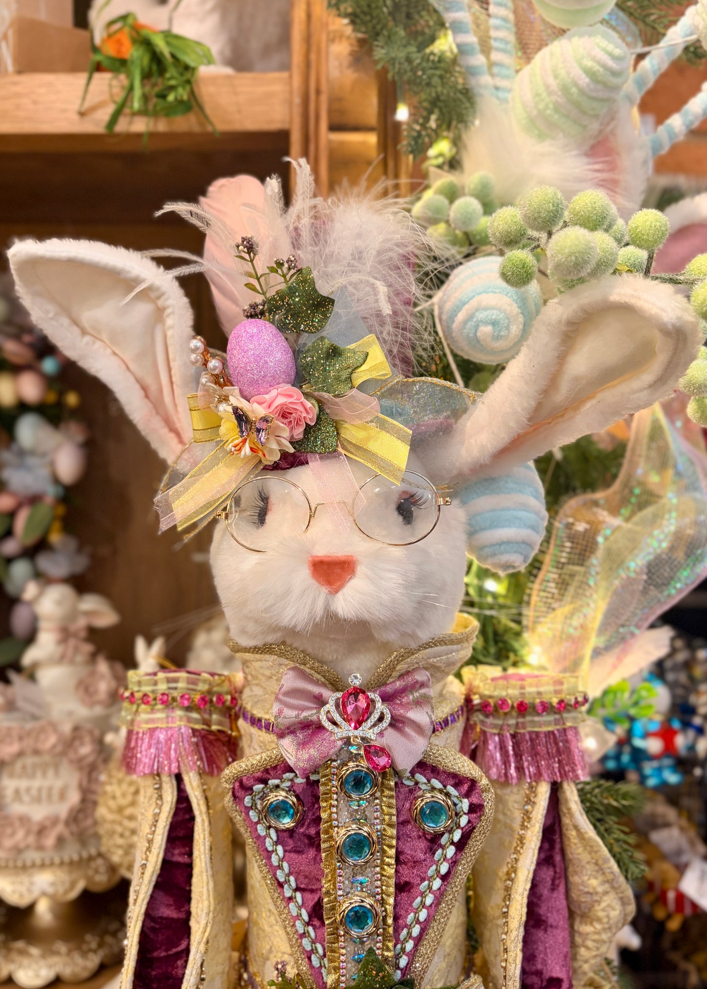 MARK ROBERTS - MEDIUM RABBIT NUTCRACKER GREEN 51-63910 (BULKY ITEM)