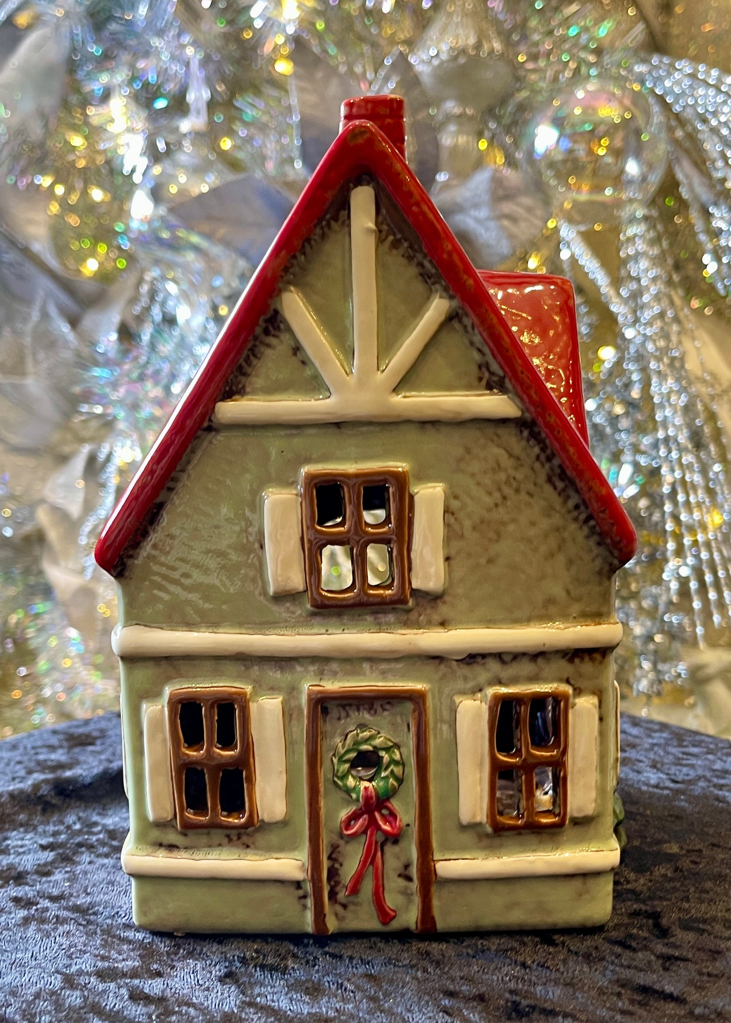 STONEWARE VILLAGE TEALIGHT HOUSE - GREEN CHRISTMAS HOUSE LH070