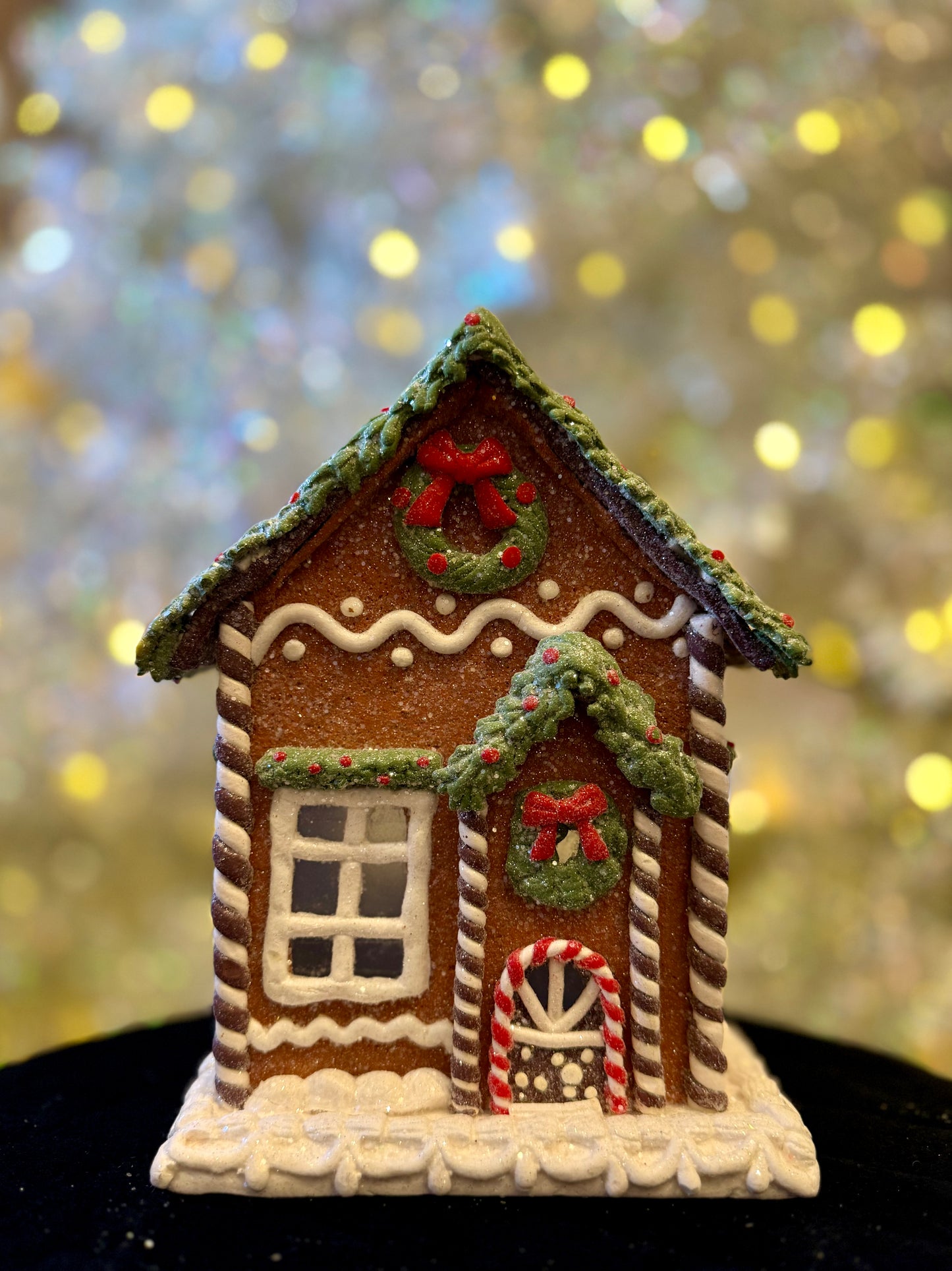 GINGERBREAD HOUSE WITH WREATH LED 4516762