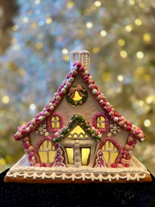 PINK ICED GINGERBREAD LED HOUSE 4516662