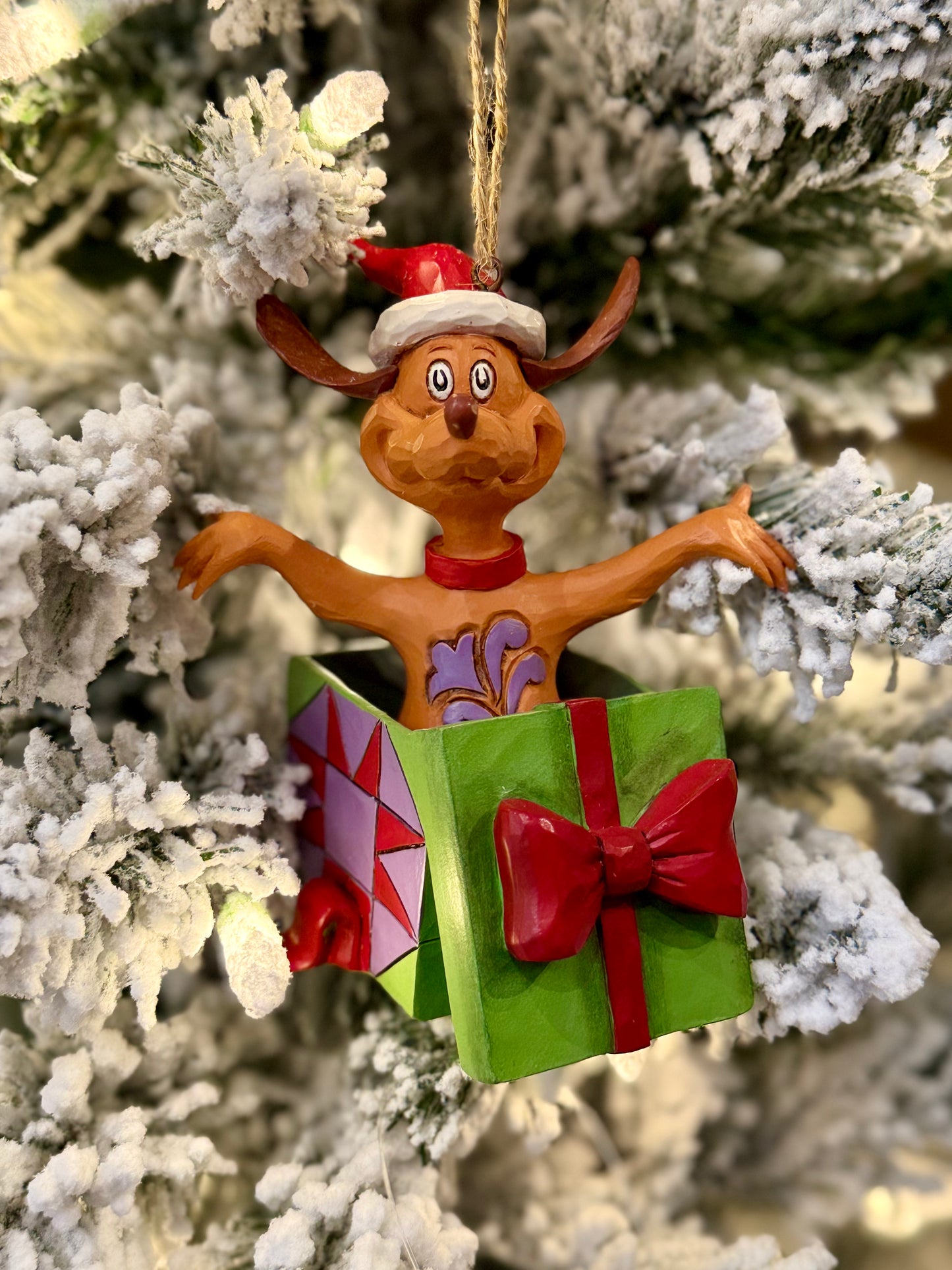 JIM SHORE GRINCH - MAX IN PRESENT HANGING ORNAMENT 6017079