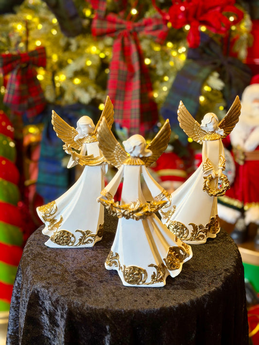 Embellished Angel With Wreath FCA015