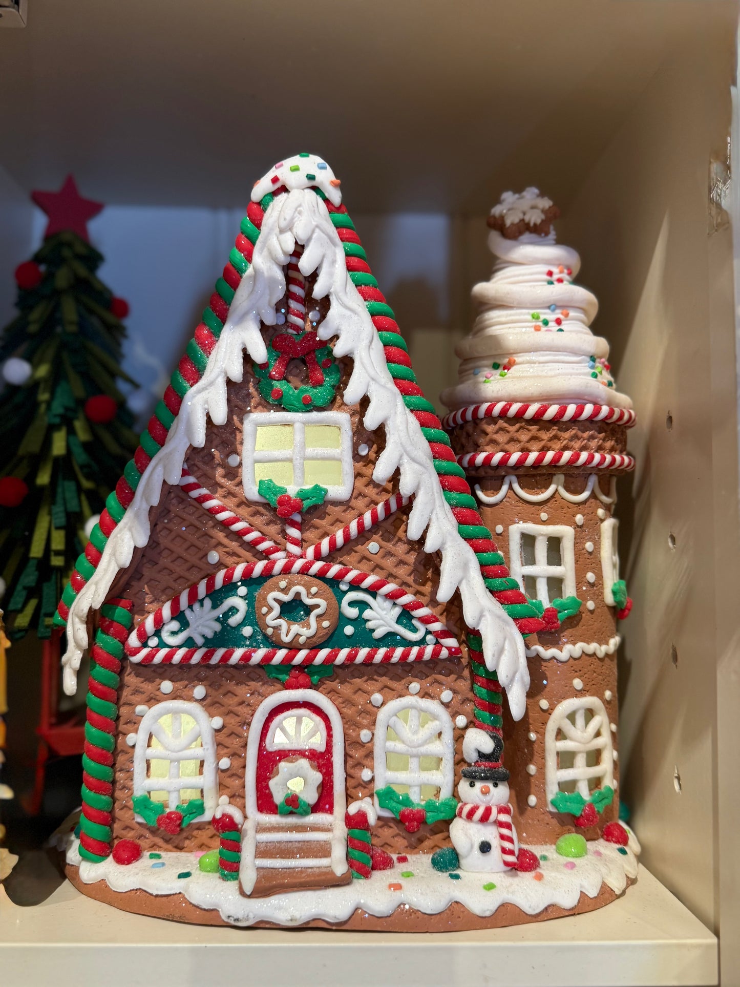 GINGERBREAD LED HOUSE WITH ICECREAM CHIMNEY 4516676