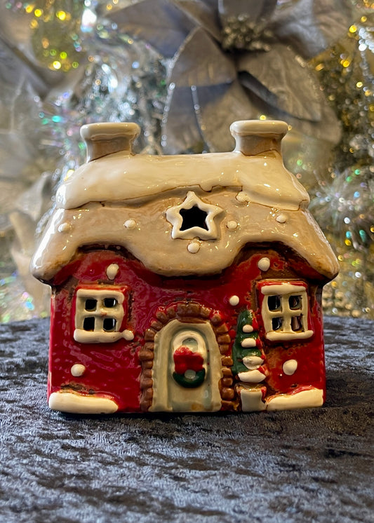 STONEWARE VILLAGE TEALIGHT HOUSE - RED CHRISTMAS SNOW HOUSE LH061