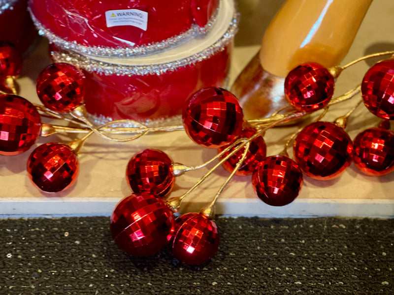 RED DISCO BALL 180CM GARLAND 42880174R