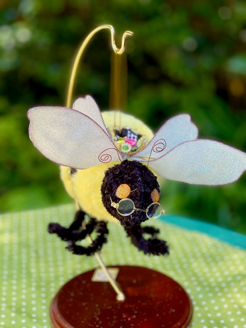 MARK ROBERTS 6 INCH BUMBLE BEE LARGE HANGING 51-23310