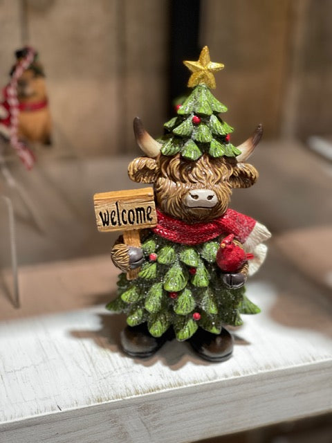 HIGHLAND COW CHRISTMAS TREE WITH RED BIRD XM880