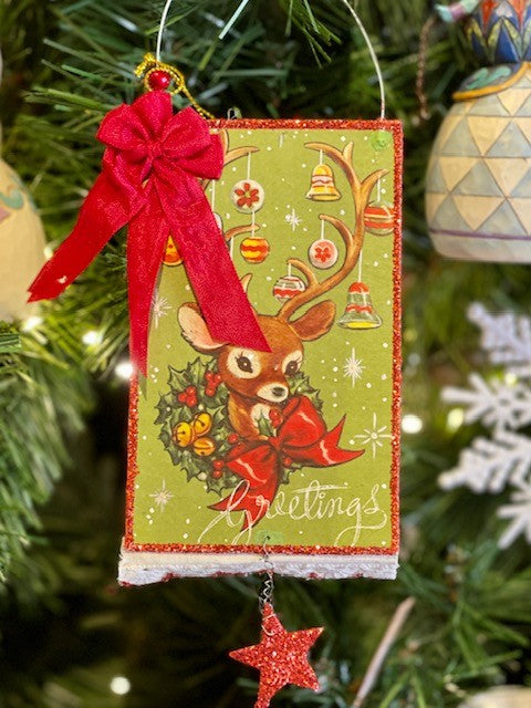 RETRO POSTCARD REINDEER IN WREATH ORNAMENT